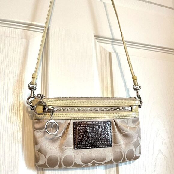 4/$100 Coach Heart Poppy Gold Cream Off White Allover Logo Mini Crossbody Clutch - Picture 3 of 5